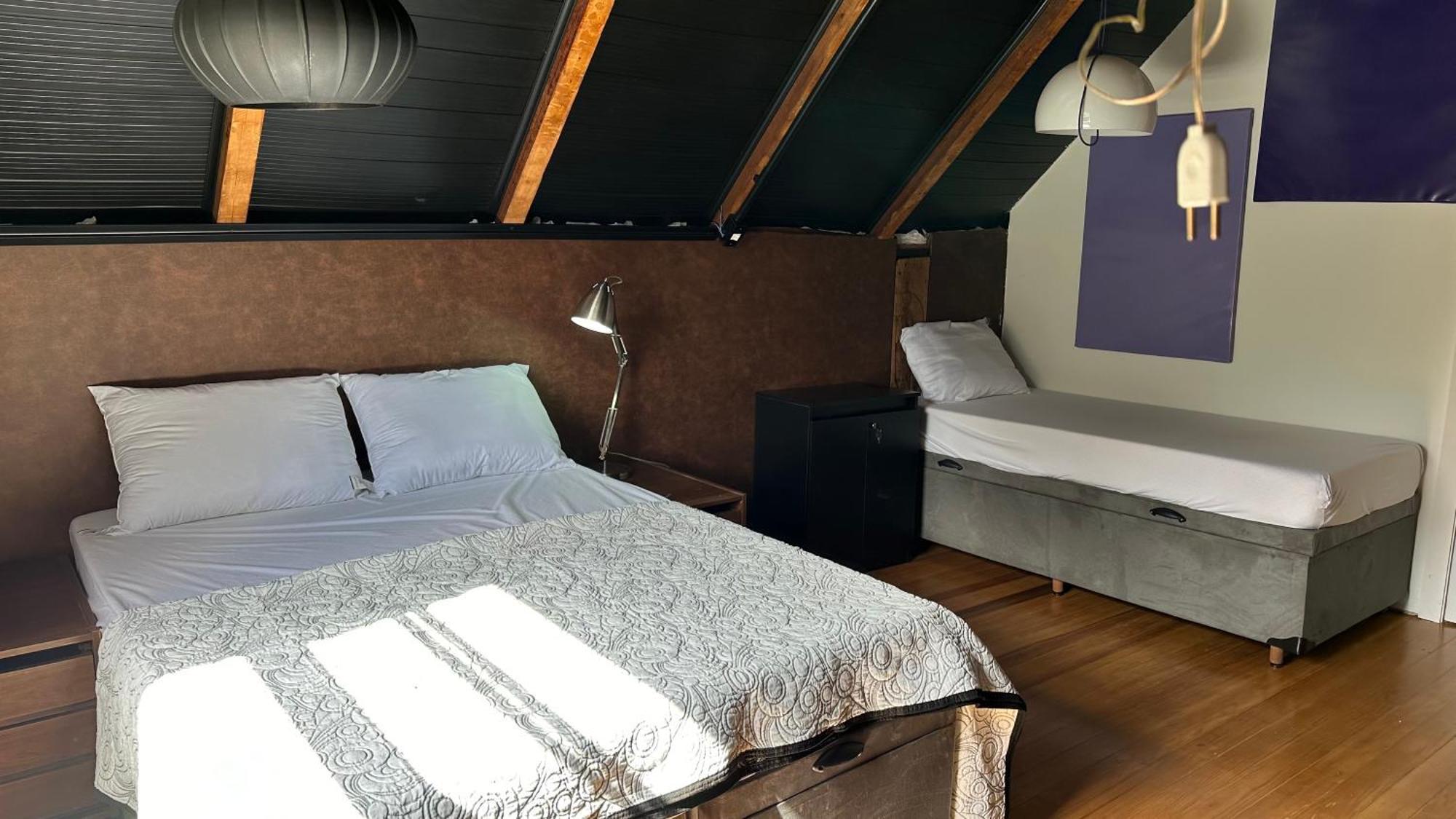 Hostel Hug Brasil Куритиба Екстериор снимка