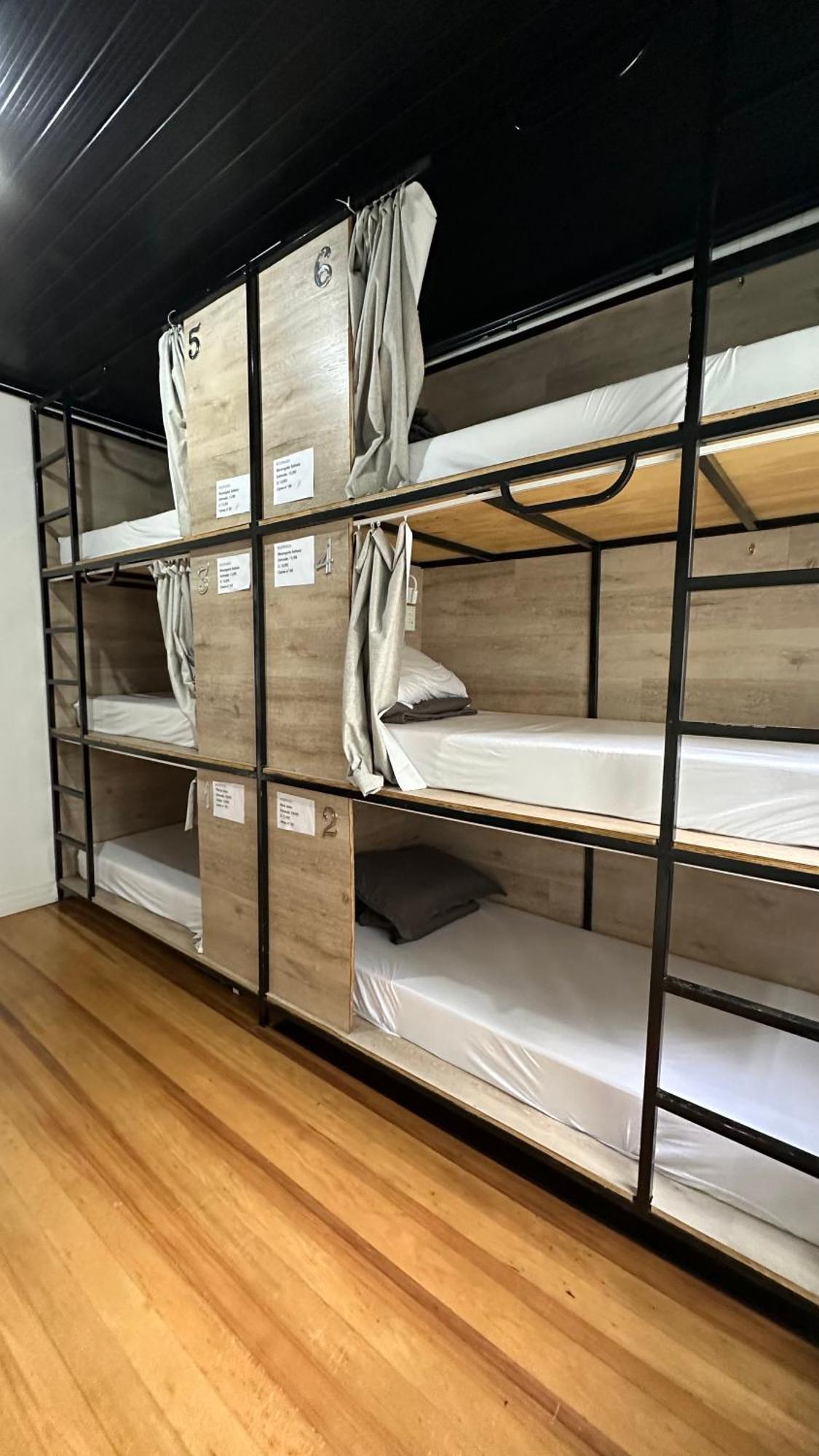 Hostel Hug Brasil Куритиба Екстериор снимка