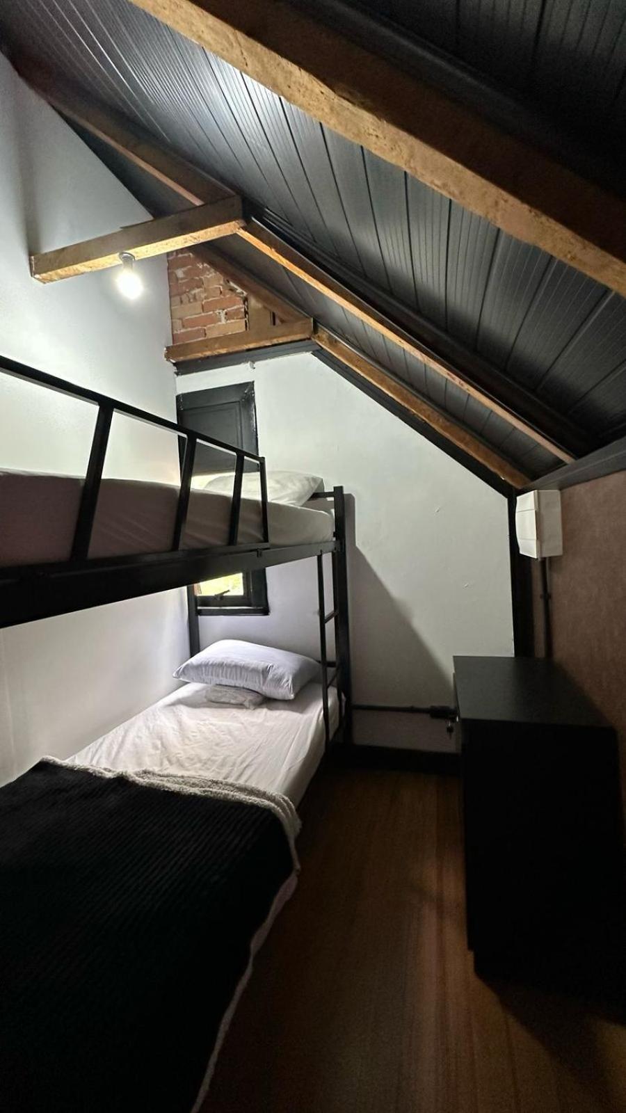 Hostel Hug Brasil Куритиба Екстериор снимка