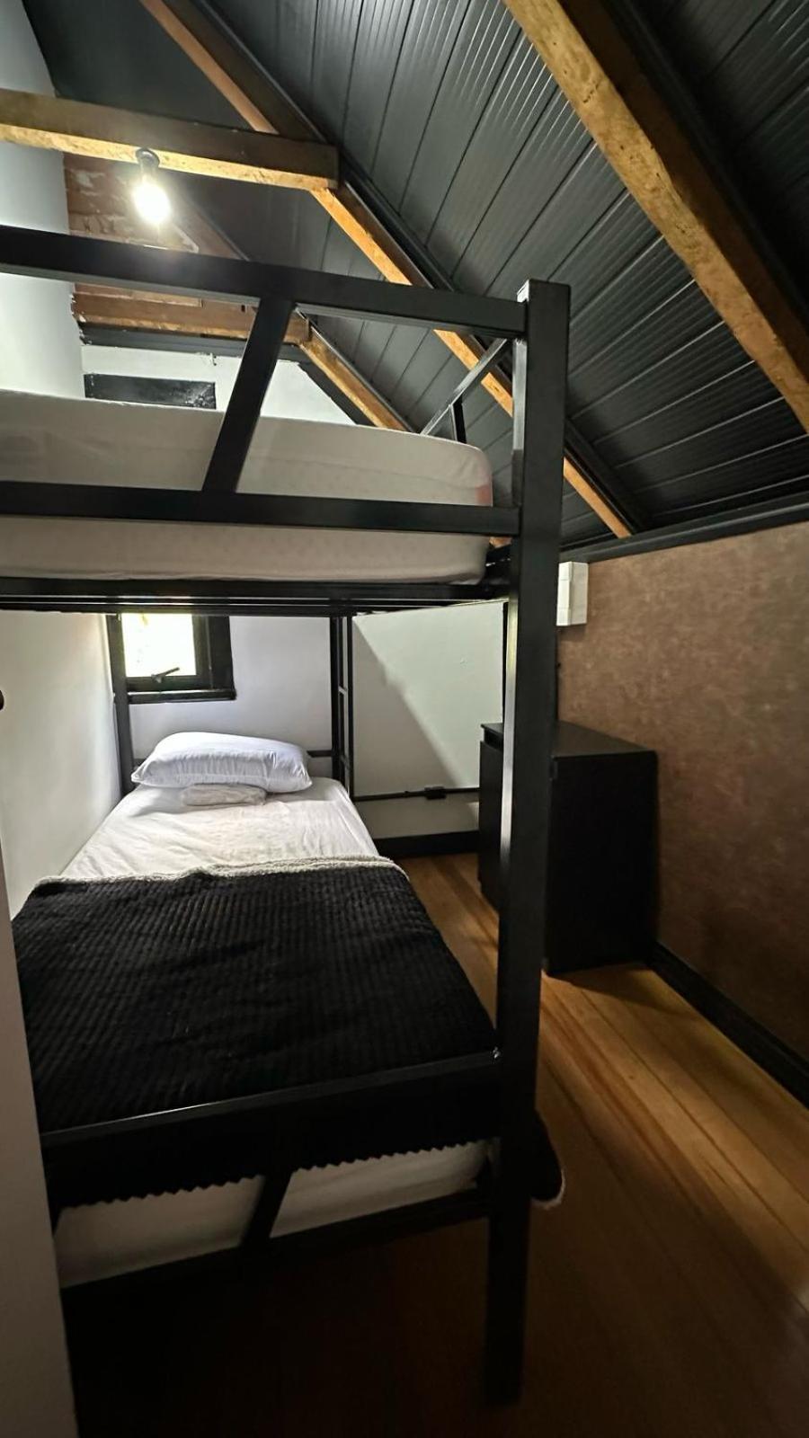 Hostel Hug Brasil Куритиба Екстериор снимка